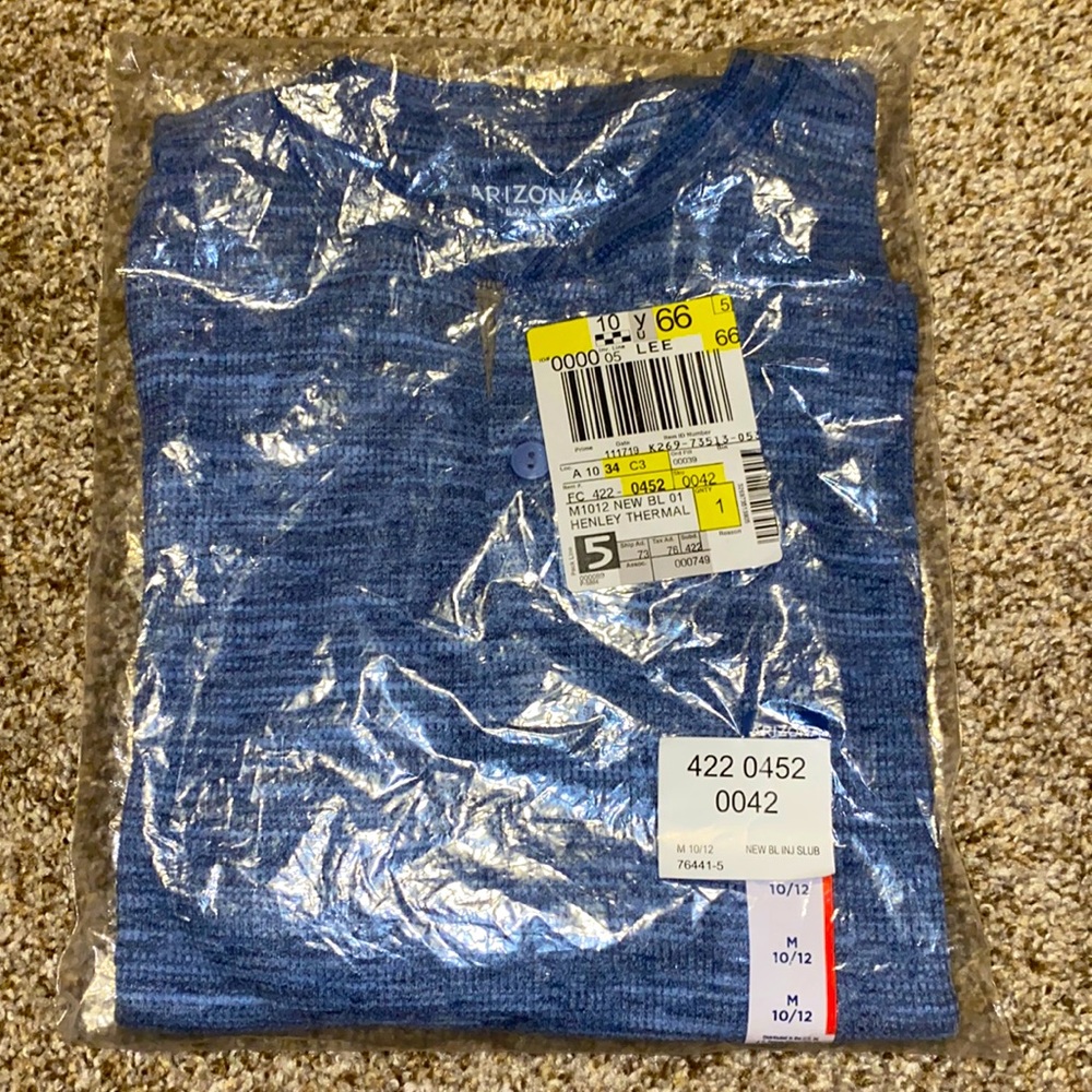 Arizona jean Co. 10/12 medium long sleeve Henley.
